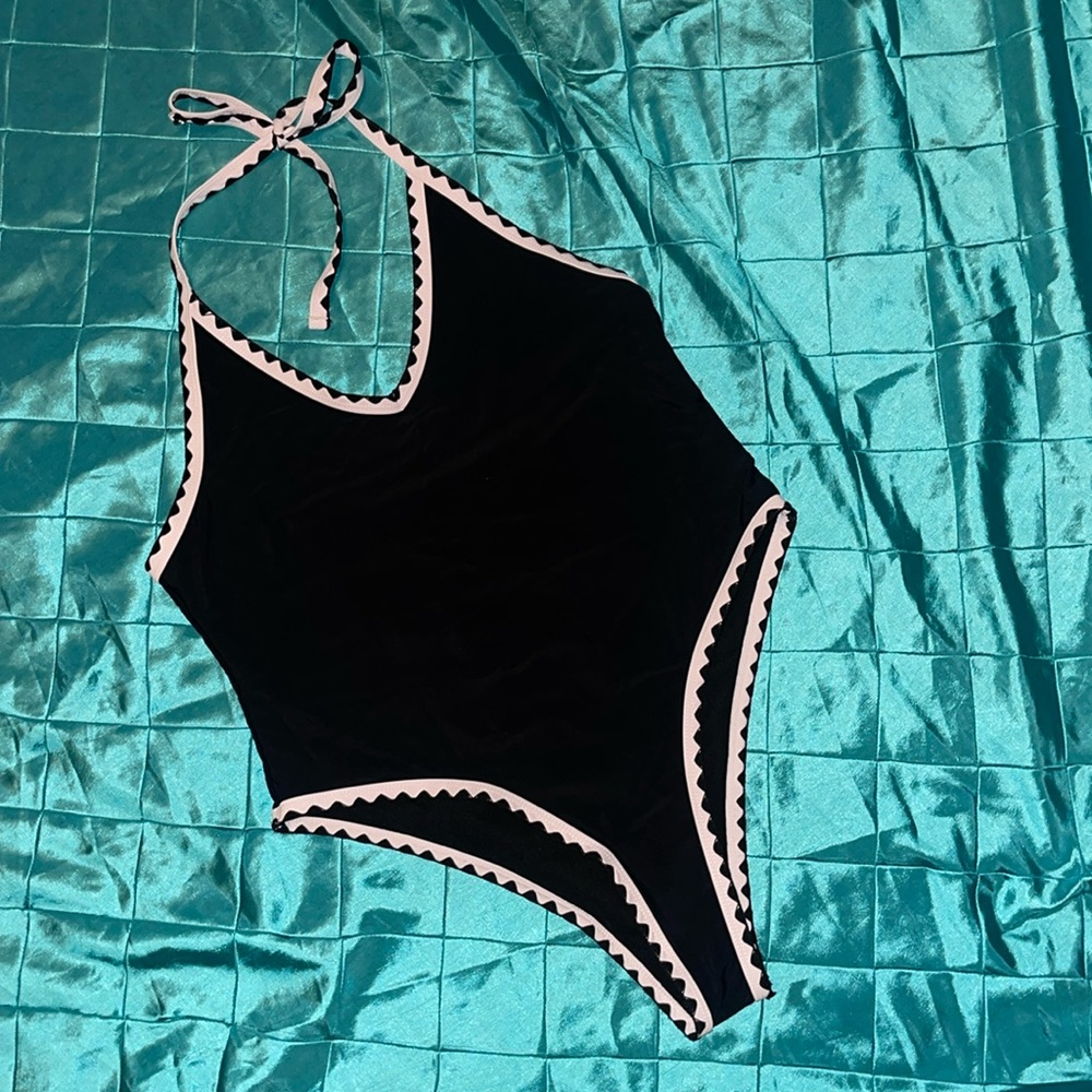 Black & White one-piece Halter Swimsuit